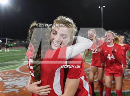 Thumbnail 2 in Troy vs. Mater Dei (CIF-SS Division 1 Final) photogallery.