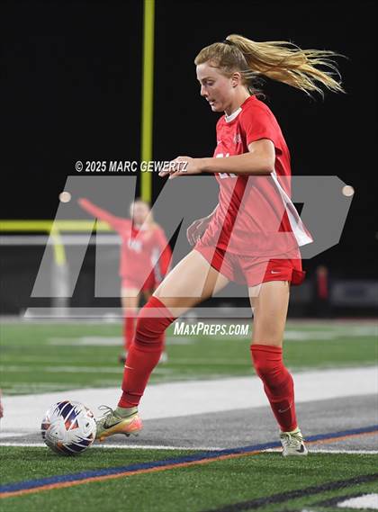Thumbnail 3 in Troy vs. Mater Dei (CIF-SS Division 1 Final) photogallery.