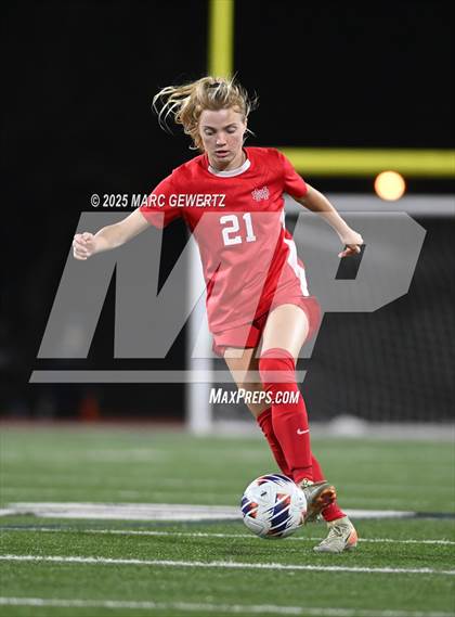 Thumbnail 2 in Troy vs. Mater Dei (CIF-SS Division 1 Final) photogallery.