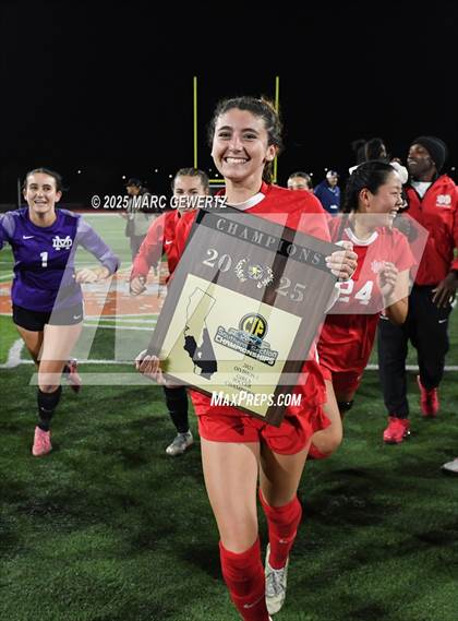 Thumbnail 2 in Troy vs. Mater Dei (CIF-SS Division 1 Final) photogallery.