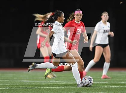 Thumbnail 2 in Troy vs. Mater Dei (CIF-SS Division 1 Final) photogallery.