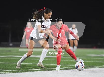 Thumbnail 3 in Troy vs. Mater Dei (CIF-SS Division 1 Final) photogallery.