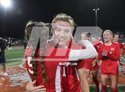 Thumbnail 3 in Troy vs. Mater Dei (CIF-SS Division 1 Final) photogallery.