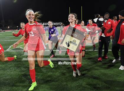Thumbnail 1 in Troy vs. Mater Dei (CIF-SS Division 1 Final) photogallery.