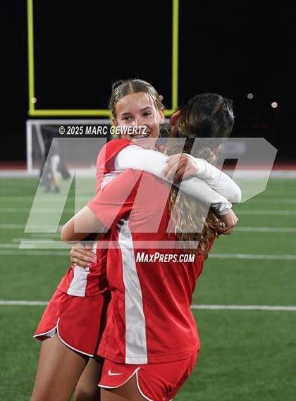 Thumbnail 3 in Troy vs. Mater Dei (CIF-SS Division 1 Final) photogallery.