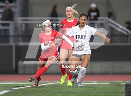 Thumbnail 3 in Troy vs. Mater Dei (CIF-SS Division 1 Final) photogallery.