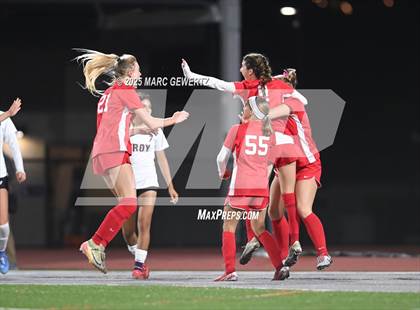Thumbnail 3 in Troy vs. Mater Dei (CIF-SS Division 1 Final) photogallery.