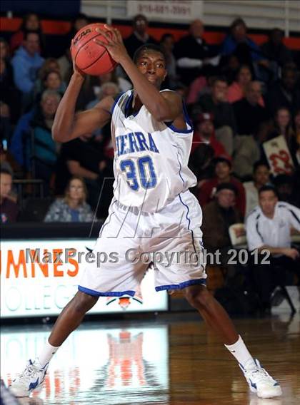 Thumbnail 3 in Center vs. Sierra (CIF SJS D3 Playoffs) photogallery.