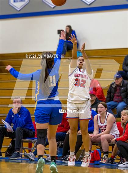 Thumbnail 3 in South Tahoe vs. Reno (Varsity Elite) photogallery.