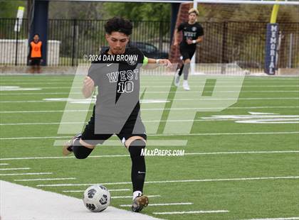 Thumbnail 3 in Turner vs. West Mesquite (UIL Region 2 Area Playoff) photogallery.
