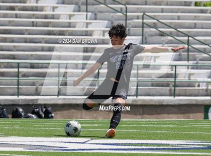 Thumbnail 1 in Turner vs. West Mesquite (UIL Region 2 Area Playoff) photogallery.