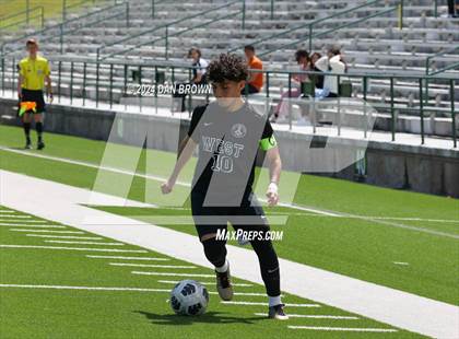 Thumbnail 1 in Turner vs. West Mesquite (UIL Region 2 Area Playoff) photogallery.