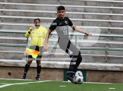 Thumbnail 1 in Turner vs. West Mesquite (UIL Region 2 Area Playoff) photogallery.