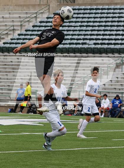 Thumbnail 1 in Turner vs. West Mesquite (UIL Region 2 Area Playoff) photogallery.