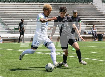 Thumbnail 2 in Turner vs. West Mesquite (UIL Region 2 Area Playoff) photogallery.