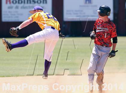 Thumbnail 1 in Edgewood vs Kemp (UIL 2A Bi-District Playoff) photogallery.