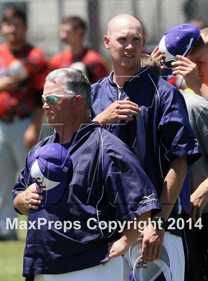 Thumbnail 3 in Edgewood vs Kemp (UIL 2A Bi-District Playoff) photogallery.