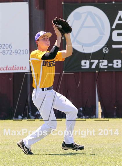 Thumbnail 3 in Edgewood vs Kemp (UIL 2A Bi-District Playoff) photogallery.