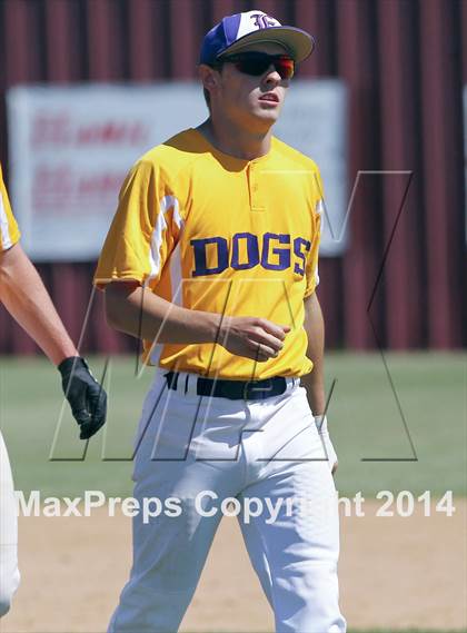 Thumbnail 3 in Edgewood vs Kemp (UIL 2A Bi-District Playoff) photogallery.