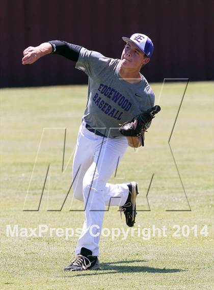 Thumbnail 3 in Edgewood vs Kemp (UIL 2A Bi-District Playoff) photogallery.