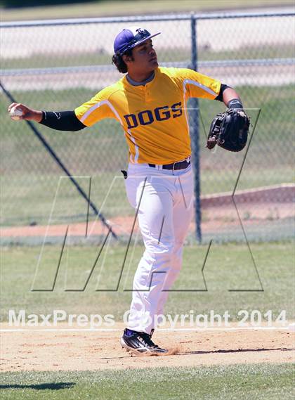 Thumbnail 3 in Edgewood vs Kemp (UIL 2A Bi-District Playoff) photogallery.