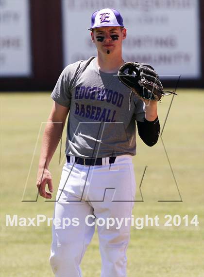 Thumbnail 2 in Edgewood vs Kemp (UIL 2A Bi-District Playoff) photogallery.