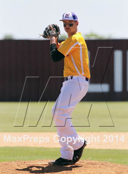 Thumbnail 2 in Edgewood vs Kemp (UIL 2A Bi-District Playoff) photogallery.