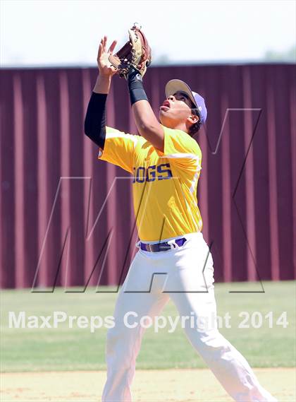 Thumbnail 3 in Edgewood vs Kemp (UIL 2A Bi-District Playoff) photogallery.