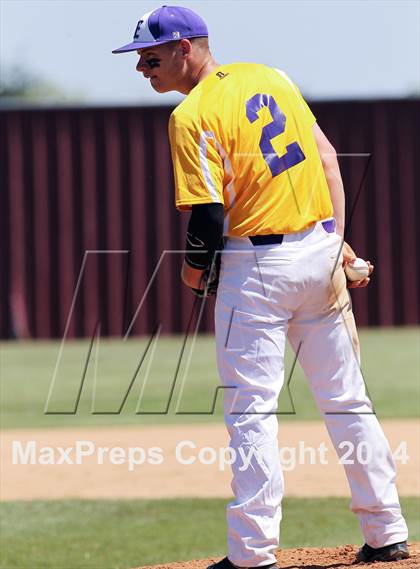 Thumbnail 3 in Edgewood vs Kemp (UIL 2A Bi-District Playoff) photogallery.