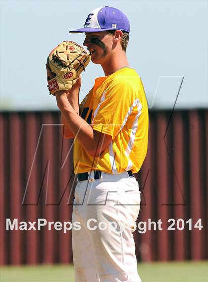 Thumbnail 3 in Edgewood vs Kemp (UIL 2A Bi-District Playoff) photogallery.