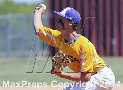 Thumbnail 3 in Edgewood vs Kemp (UIL 2A Bi-District Playoff) photogallery.
