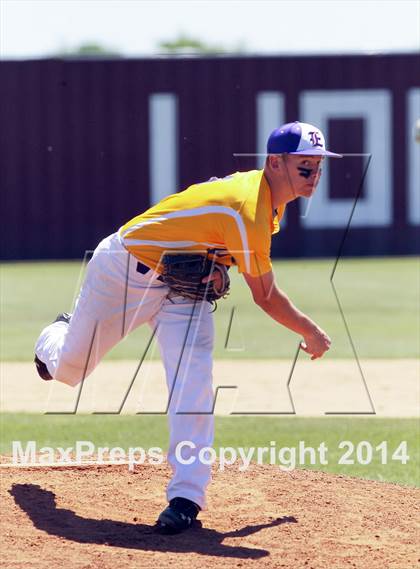 Thumbnail 2 in Edgewood vs Kemp (UIL 2A Bi-District Playoff) photogallery.