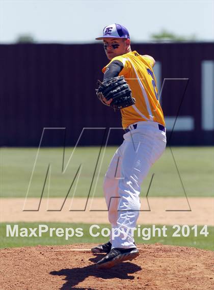 Thumbnail 1 in Edgewood vs Kemp (UIL 2A Bi-District Playoff) photogallery.