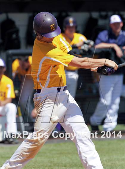 Thumbnail 2 in Edgewood vs Kemp (UIL 2A Bi-District Playoff) photogallery.