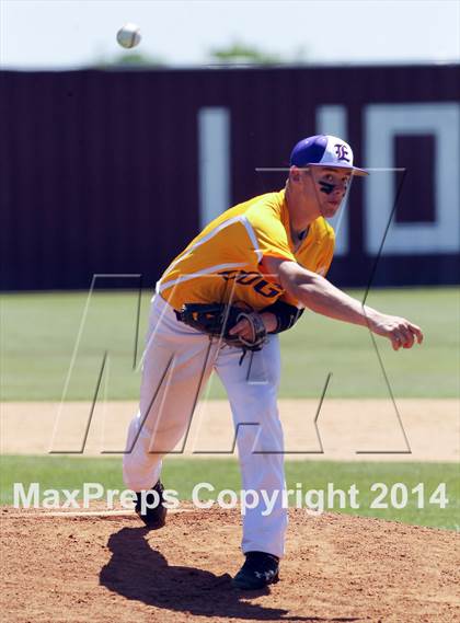 Thumbnail 1 in Edgewood vs Kemp (UIL 2A Bi-District Playoff) photogallery.