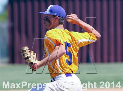 Thumbnail 2 in Edgewood vs Kemp (UIL 2A Bi-District Playoff) photogallery.