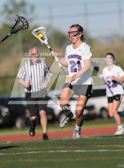 Thumbnail 3 in Niagara-Wheatfield vs. Hamburg (Section 6 Class B Final) photogallery.