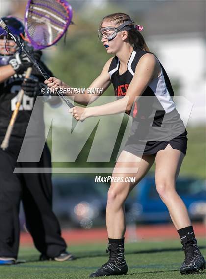 Thumbnail 3 in Niagara-Wheatfield vs. Hamburg (Section 6 Class B Final) photogallery.