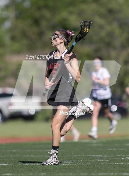 Thumbnail 3 in Niagara-Wheatfield vs. Hamburg (Section 6 Class B Final) photogallery.