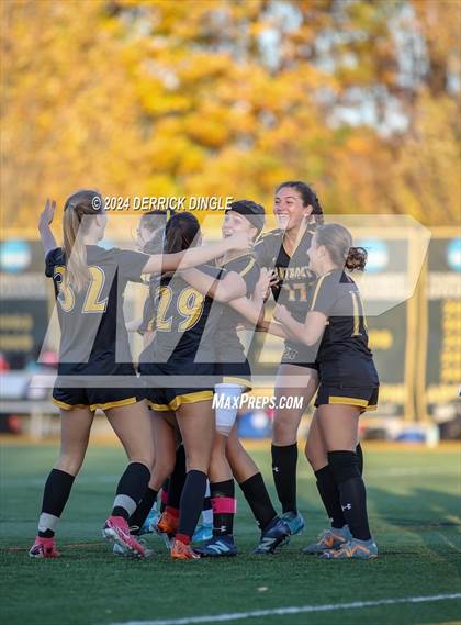 Thumbnail 2 in St. Anthony's vs Kellenberg Memorial (NSCHSAA Final) photogallery.
