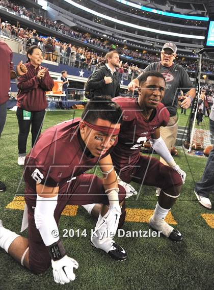 Thumbnail 3 in Ennis vs. Cedar Park (UIL 5A Division 2 Final)  photogallery.