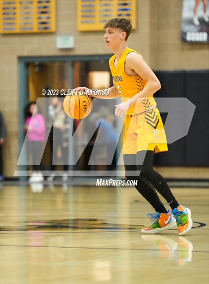 Thumbnail 2 in Thomas Jefferson vs Dakota Ridge (CHSAA 5A Sweet 16) photogallery.