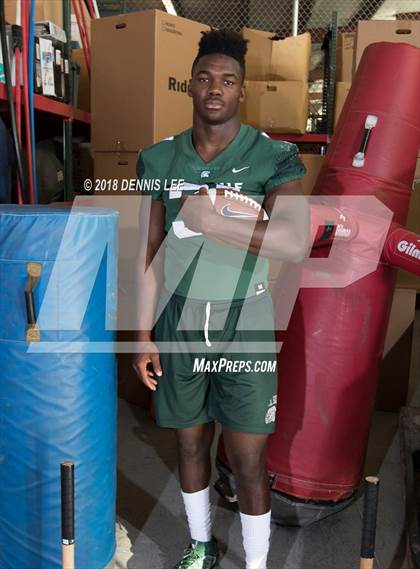 Thumbnail 1 in De La Salle (Preseason Early Contenders Photo Shoot)  photogallery.