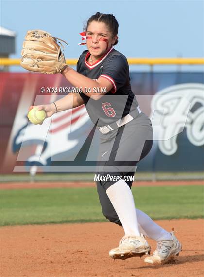 Thumbnail 1 in Tompkins vs Memorial (UIL Softball 6A Region 3 Area) photogallery.