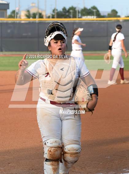 Thumbnail 1 in Tompkins vs Memorial (UIL Softball 6A Region 3 Area) photogallery.