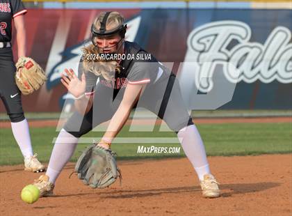 Thumbnail 2 in Tompkins vs Memorial (UIL Softball 6A Region 3 Area) photogallery.