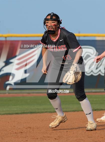 Thumbnail 2 in Tompkins vs Memorial (UIL Softball 6A Region 3 Area) photogallery.