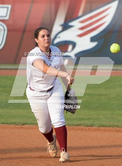 Thumbnail 2 in Tompkins vs Memorial (UIL Softball 6A Region 3 Area) photogallery.