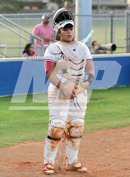 Thumbnail 3 in Tompkins vs Memorial (UIL Softball 6A Region 3 Area) photogallery.