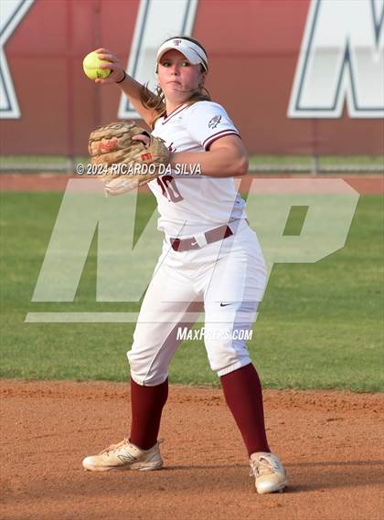 Thumbnail 2 in Tompkins vs Memorial (UIL Softball 6A Region 3 Area) photogallery.
